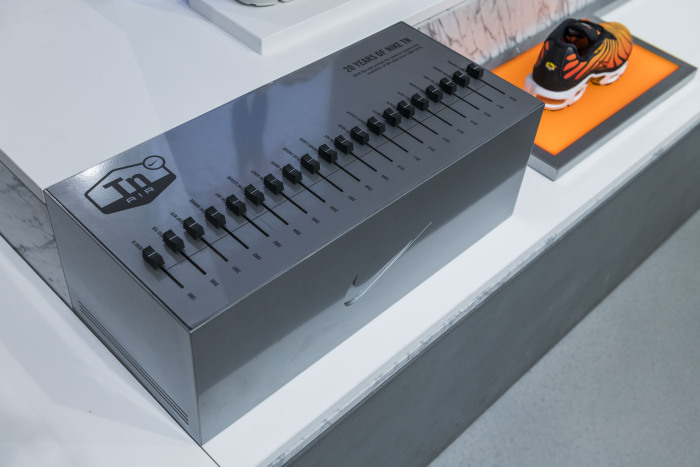 Nike_Tn_20thAn_END_25.11.18-25